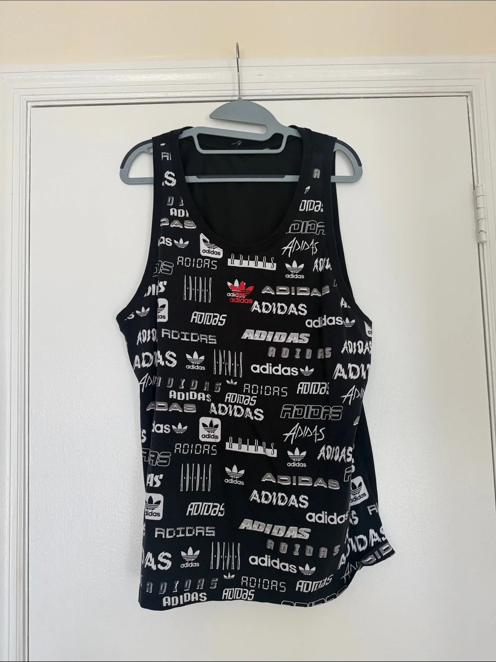 Tank top - women's sleeveless athletic top